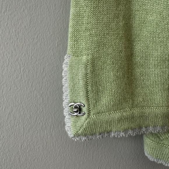 Chanel Limited Edition Sweater Green Cardigan CC Turnlock Buttons & Gray Scallop - Picture 5 of 7